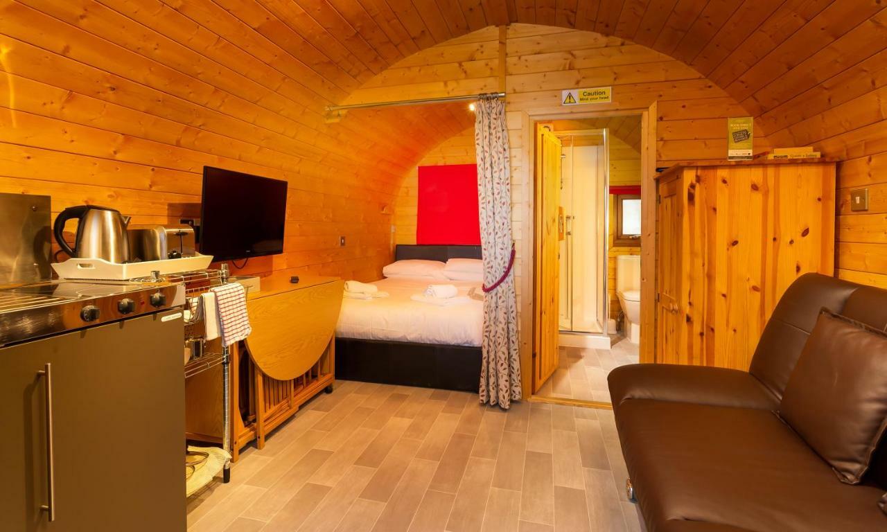 Hill Of Oaks Camping 5*